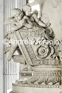 Chiesa di Santa Maria del Priorato Altare maggiore con statua di San Basilio - Putti | Andrea Jemolo