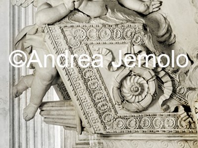 Chiesa di Santa Maria del Priorato Altare maggiore con statua di San Basilio - Putti | Andrea Jemolo