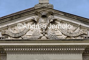 Chiesa di Santa Maria del Priorato Facciata - Timpano | Andrea Jemolo
