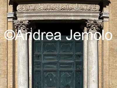 Oratory of the Filippini Entrance door | Andrea Jemolo
