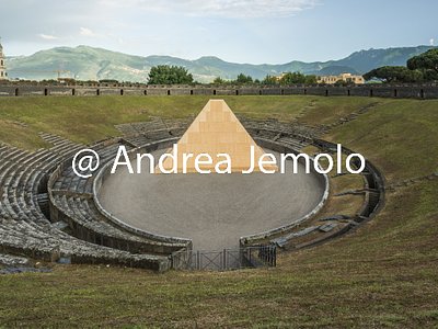Wooden pyramid Installation of the exhibition Pompeii and Europa. 1748-1943 | Andrea Jemolo