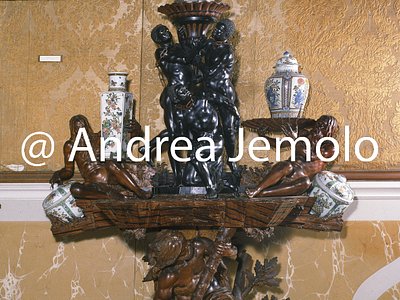 Ca' Rezzonico - Sala del Brustolon Consolle per vasi in legno con Ercole vincitore dell’Idra di Lerna e di Cerbero | Andrea Jemolo