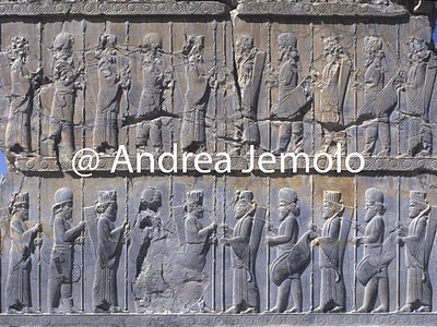 Hall of the Hundred Columns Gate with king on throne | Andrea Jemolo