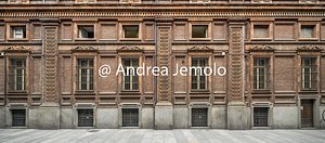 Palazzo Carignano Ordine inferiore del prospetto laterale su via Principe Amedeo - parte ottocentesca di Domenico Ferri e Giuseppe Bollati | Andrea Jemolo