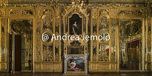 Palazzo Carignano Appartamento dei Principi nell'ala del palazzo detta “a Mezzogiorno” - Sala delle stagioni - sopra il camino, Ritratto di Caterina d’Este, sposa del principe Emanuele Filiberto | Andrea Jemolo