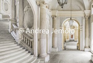 Palazzo Carignano Appartamento dei Principi a Mezzogiorno - Vestibolo e scalone con decorazioni in stucco di Pietro Somasso | Andrea Jemolo