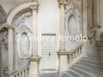 Palazzo Carignano Apartment of the Princes in the wing of the palace called “a Mezzogiorno” - Monumental staircase with stucco decorations of Pietro Somasso stucco decorations by Pietro Somasso depicting the 12 Caesars | Andrea Jemolo