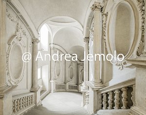 Palazzo Carignano Appartamento dei Principi nell'ala del palazzo detta “a Mezzogiorno” - Scalone monumentale con decorazioni in stucco di Pietro Somasso raffiguranti i 12 Cesari | Andrea Jemolo