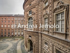 Palazzo Carignano Veduta dal lato nord del cortile | Andrea Jemolo