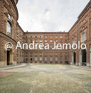Palazzo Carignano Veduta del cortile da sud | Andrea Jemolo