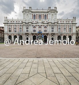 Palazzo Carignano Facciata dell’edificio ottocentesco su piazza Carlo Alberto | Andrea Jemolo