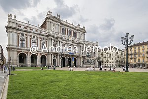 Palazzo Carignano Facciata ottocentesca su piazza Carlo Alberto | Andrea Jemolo