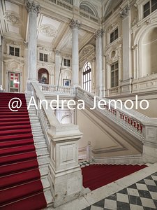 Palazzo Carignano - Museo del Risorgimento Scalone monumentale di ingresso al Museo Nazionale del Risorgimento Italiano - Edificio ottocentesco | Andrea Jemolo