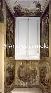 Chiesa della Trinità dei Monti - Convento Sala della Gloria - Nicchia della finestra di destra | Andrea Jemolo