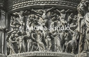 Duomo di Santa Maria Assunta Pulpito - Crocifissione | Andrea Jemolo