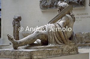 Museo del Louvre Statua del Tevere | Andrea Jemolo