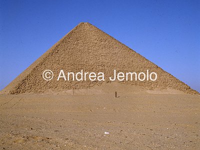 Red pyramid  | Andrea Jemolo