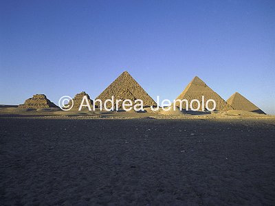 Pyramids South side | Andrea Jemolo