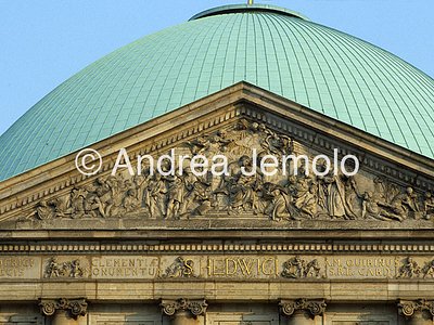 St.Hedwig Façade - Detail | Andrea Jemolo