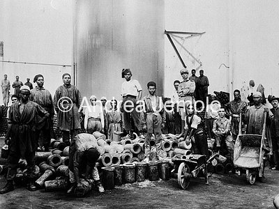 Ansaldo Workshops  Libyan workers involved in the manufacture of projectiles | Andrea Jemolo