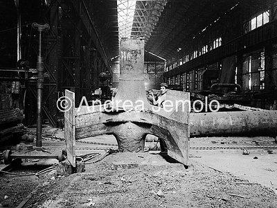 Ansaldo Workshops  Processing of propeller arms | Andrea Jemolo