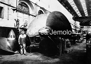 Officine Ansaldo Cacciatorpediniere Carlo Mirabello - Lavorazione eliche | Andrea Jemolo