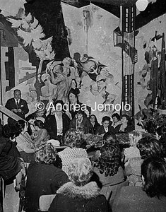 Partito Comunista Italiano Assemblea nella sezione delle donne iscritte al partito | Andrea Jemolo