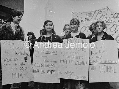 Italian Comunist Party Demonstration for the law on abortion | Andrea Jemolo