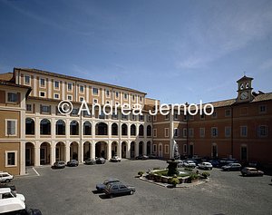 Complesso monumentale di San Michele a Ripa Grande Cortile e ingresso | Andrea Jemolo