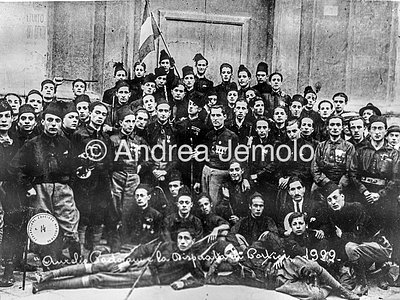 Fascist squad in Naples in the days before the march to Rome - La Disperata di portici  | Andrea Jemolo