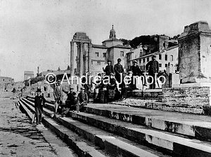  Archeologi in visita a Foro Romano | Andrea Jemolo