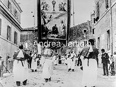  Procession | Andrea Jemolo