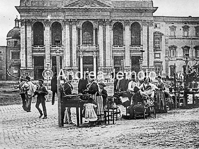  Sellers of snails and beans in front of the Basilica of San Giovanni | Andrea Jemolo