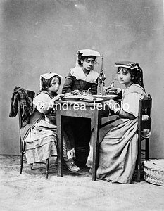  Donna e bambine in costume della campagna del Lazio | Andrea Jemolo