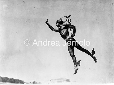  Vincenzo Macchini dives into the Tiber disguised as Mercury | Andrea Jemolo
