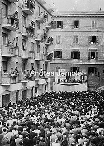 Partito Comunista Italiano Comizio per la campagna elettorale in un quartiere popolare | Andrea Jemolo