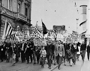 Partito Comunista Italiano Manifestazione contro l'utilizzazione dei missili Palaris in Italia | Andrea Jemolo