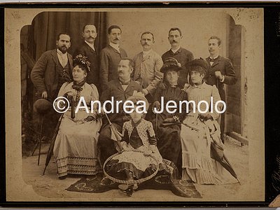  Head of Lanciano Post Office with his employees and his family | Andrea Jemolo