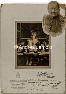  Ritratto di un bambino con dedica ai suoi parenti | Andrea Jemolo