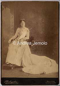  Ritratto di una giovane donna dell'aristocrazia bolognese | Andrea Jemolo