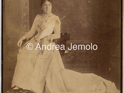  Ritratto di una giovane donna dell'aristocrazia bolognese | Andrea Jemolo