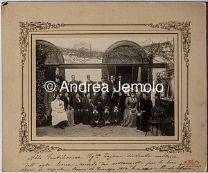  Group photograph with the whole family to commemorate the silver wedding | Andrea Jemolo