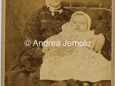  Ritratto di una giovane donna dell'alta borghesia con il figlio | Andrea Jemolo
