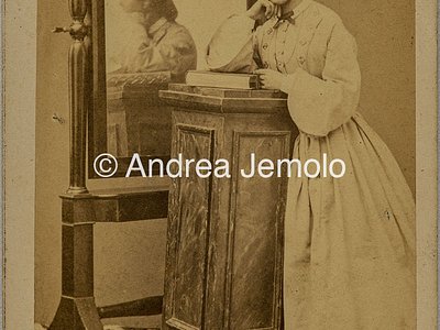  Portrait of a woman with a mirror | Andrea Jemolo
