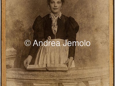  Portrait of a young woman from Southern Tyrol photographed with traditional clothes | Andrea Jemolo
