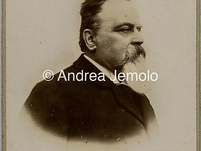  Portrait of man with beard | Andrea Jemolo
