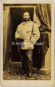  Ritratto di uomo vestito elegantemente | Andrea Jemolo