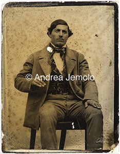  Ritratto di uomo mentre sta fumando - Ferrotipia | Andrea Jemolo