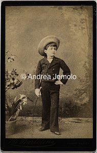  Ritratto di ragazzo nello studio del fotografo | Andrea Jemolo