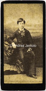  Ragazzo vestito elegantemente | Andrea Jemolo